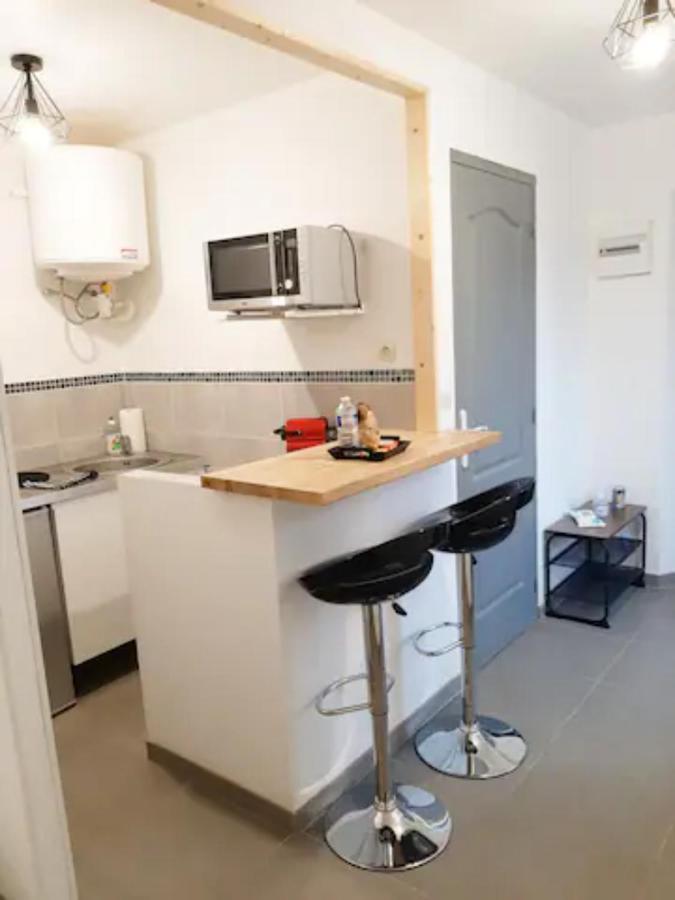 Апартаменты Le Petit Charmeur, Parking, Wifi, Gare Флер Экстерьер фото