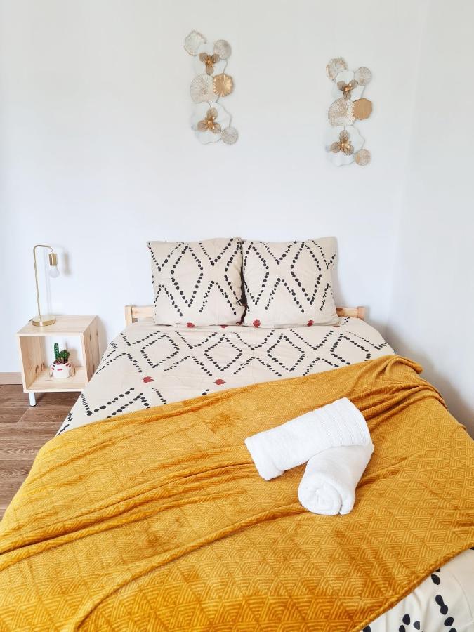 Апартаменты Le Petit Charmeur, Parking, Wifi, Gare Флер Экстерьер фото