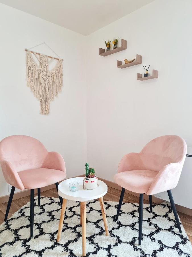 Апартаменты Le Petit Charmeur, Parking, Wifi, Gare Флер Экстерьер фото
